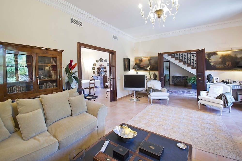 Haben Sie Einen Blick Auf Unser Video! Villa mit herrlichem Pool. Ideal. in Santa Maria del Cami, Mallorca Inselmitte