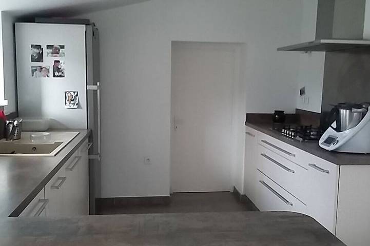 Gîte pour 8 personnes, avec jardin à Baix - 2