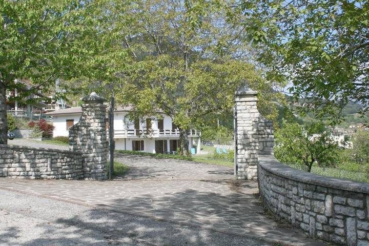 Ferienhaus für 5 Personen, mit Garten und Ausblick sowie Seeblick in Tignale - 2