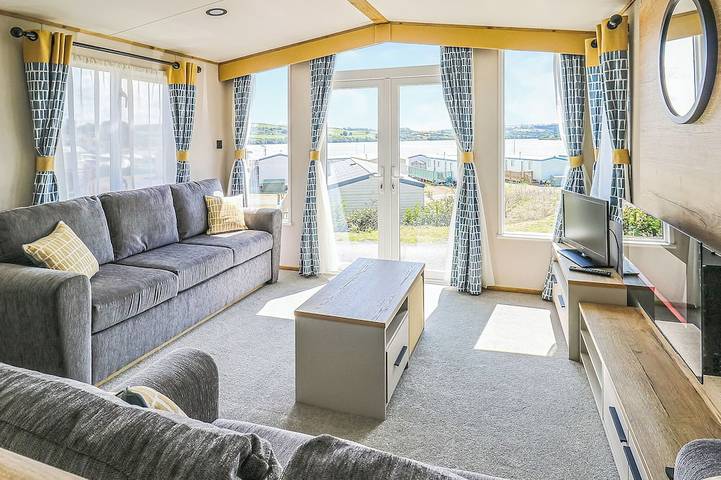 Static caravan for 4 people in Cardigan Bay