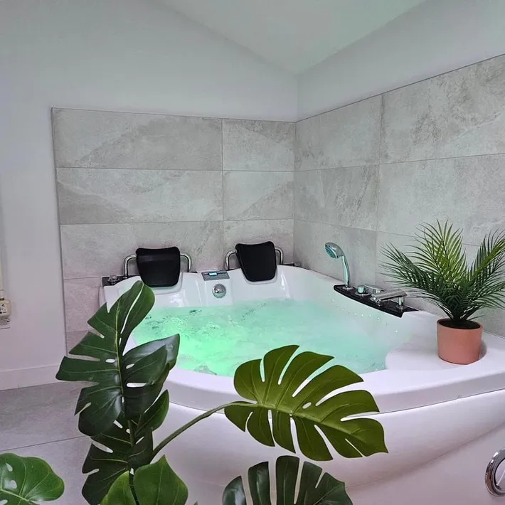 Alojamiento y desayuno para 2 personas, con jacuzzi y terraza - 1