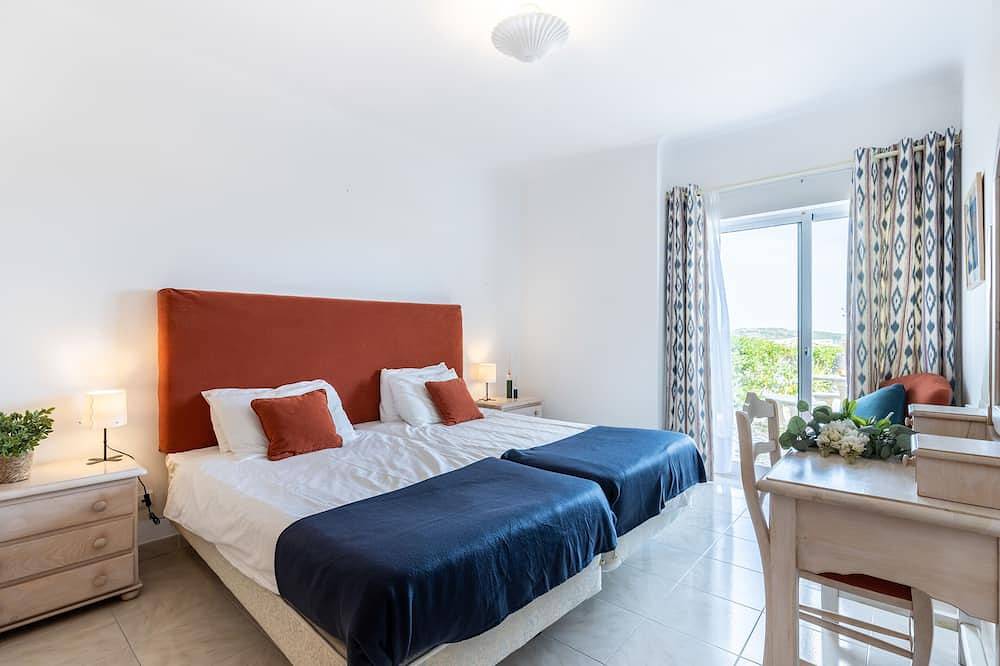 Townhouse da Amarela in Budens, Faro Distrikt