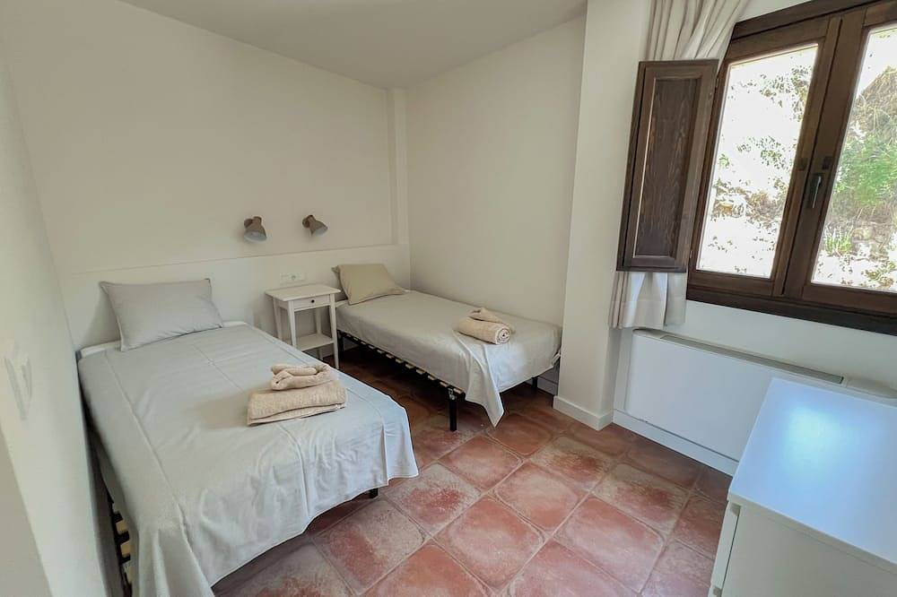 Cal Gabarró - House for 12 people with swimming pool, Wifi, Ac and Bbq in Boada, Vilanova de Meià