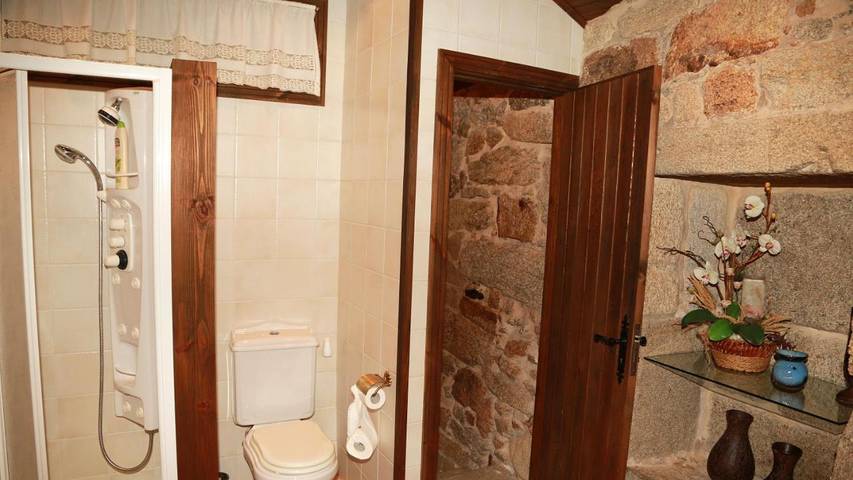 Casa rural para 4 personas, con Jacuzzi y Terraza además de Jardín y Piscina en Provincia de Pontevedra - 2