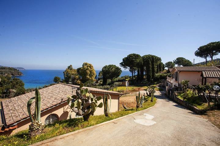 Location de vacances pour 5 personnes, avec jardin à l' Ile d'Elbe - 2