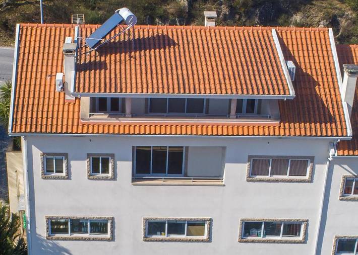 Location de vacances pour 14 personnes, avec vue ainsi que jardin et terrasse dans Alpendurada - 3