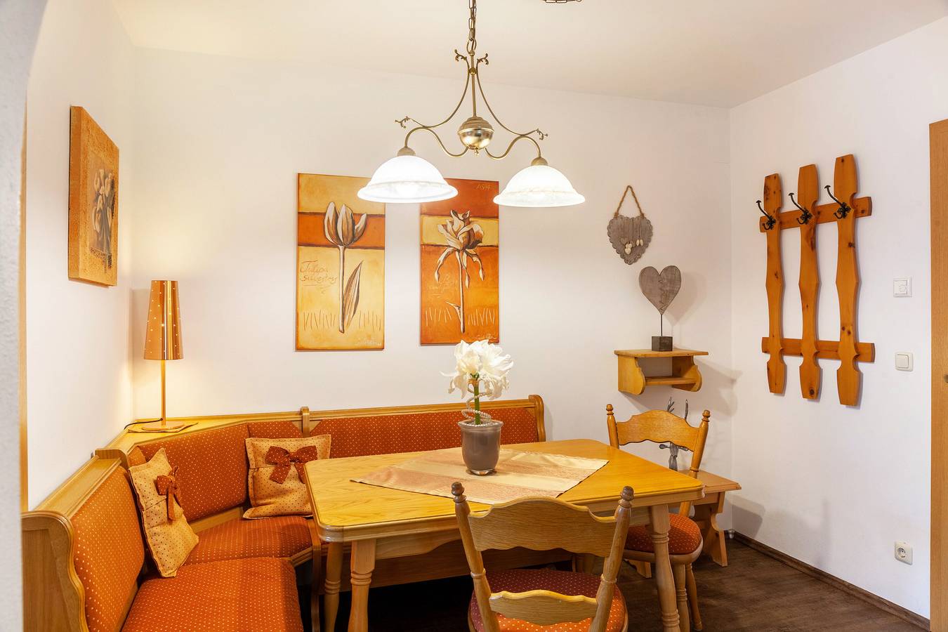 Ganze Wohnung, Ferienwohnung 'Wohnung 2' mit Bergblick, Balkon und Wi-Fi in Mittenwald, Bayerische Alpen