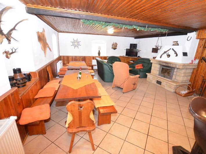 Ferienhaus für 10 Personen, mit Balkon und Whirlpool sowie Garten in Tschechien