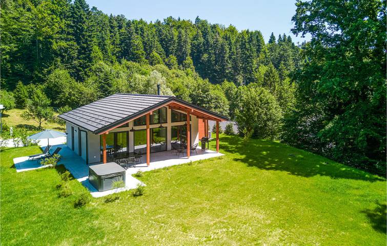 Ferienhaus für 5 Personen, mit Garten und Ausblick sowie Sauna und Terrasse