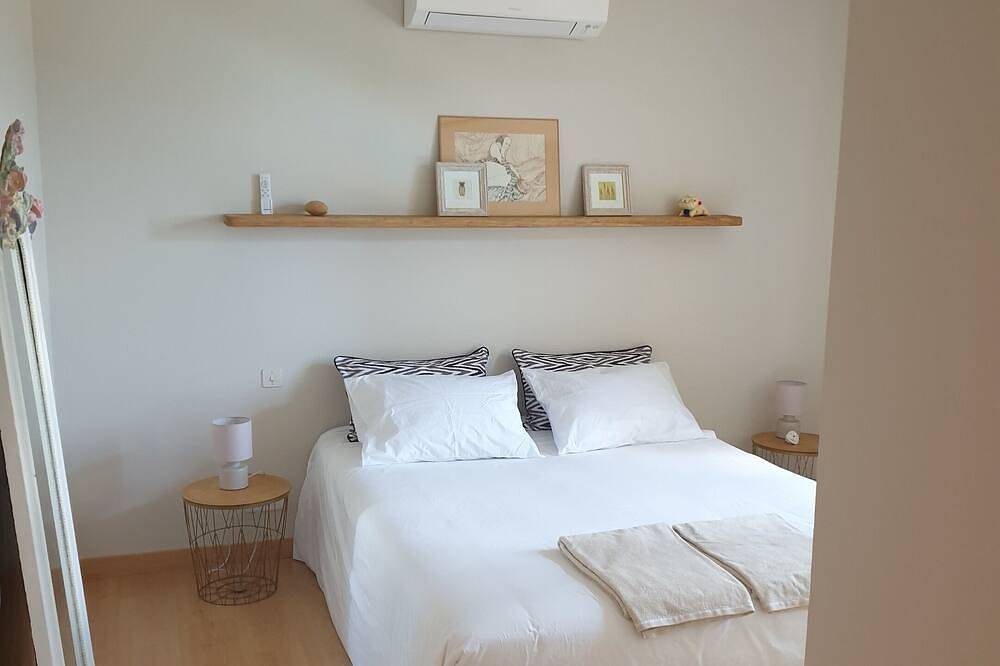 A green setting between sea and mountains in Tourrettes, Region de Draguignan