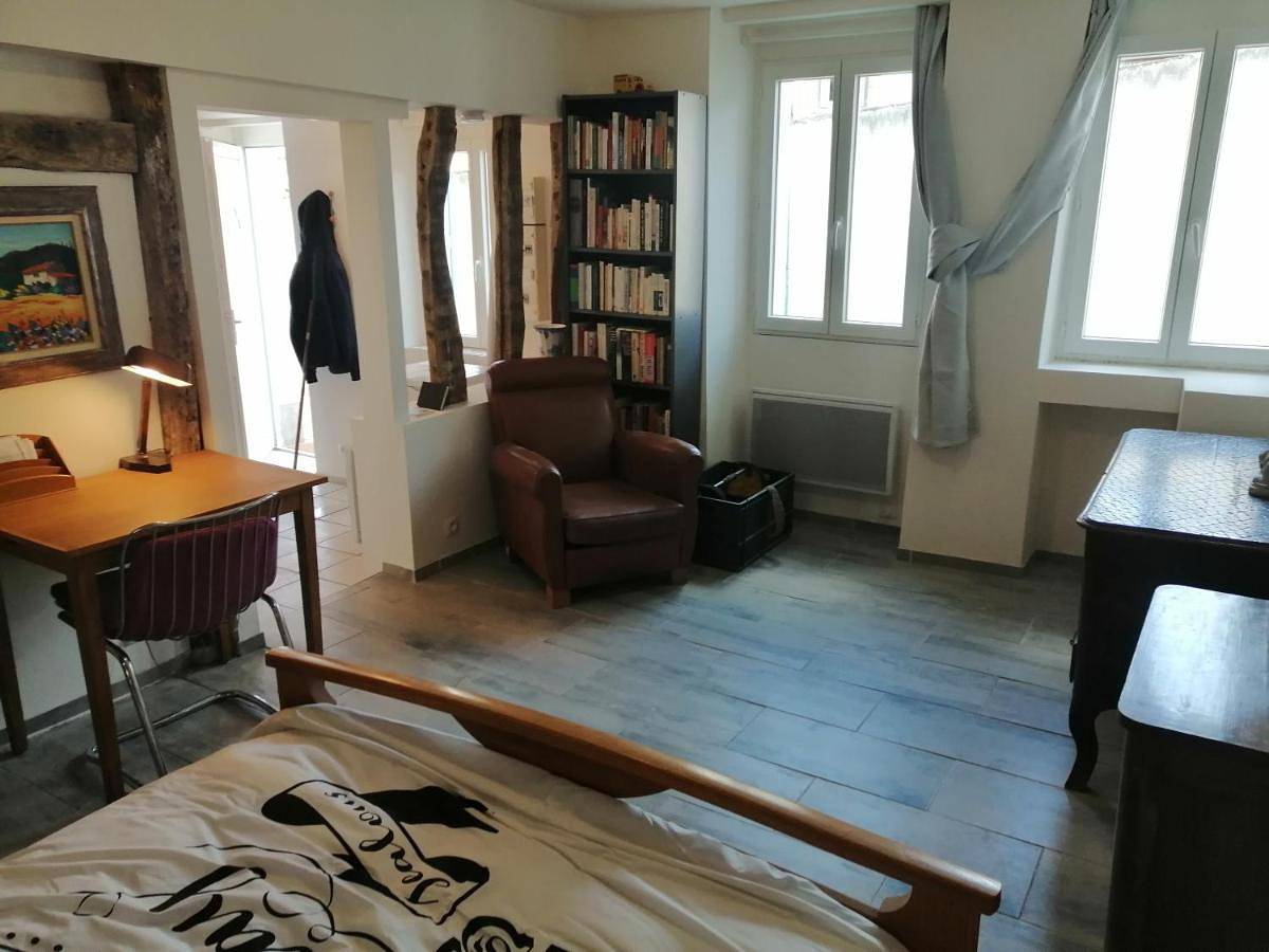 Appartement entier, F Logement entier in Courtenay, Région de Montargis