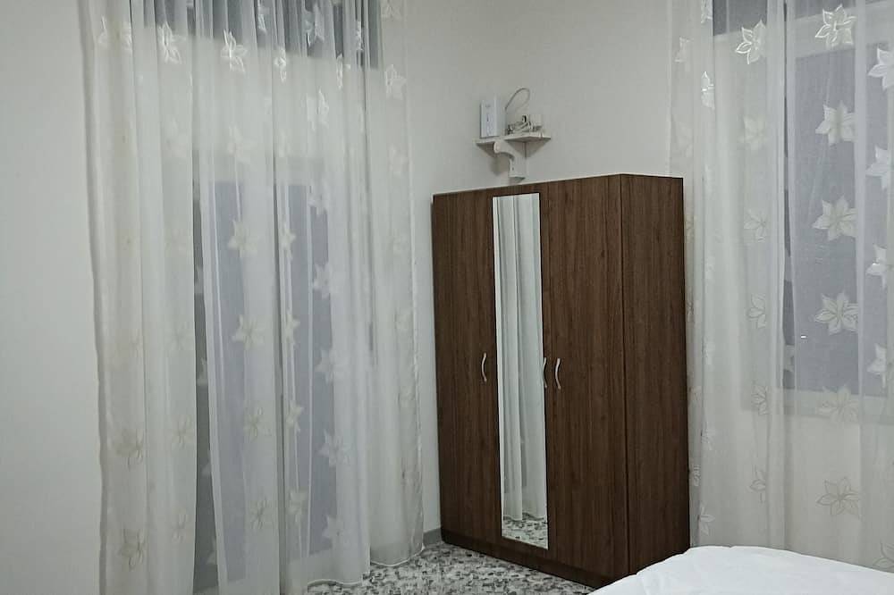 Elegant villa of the leaves garden swimming pool whirlpool shower sauna. in Venticano, Avellino Province
