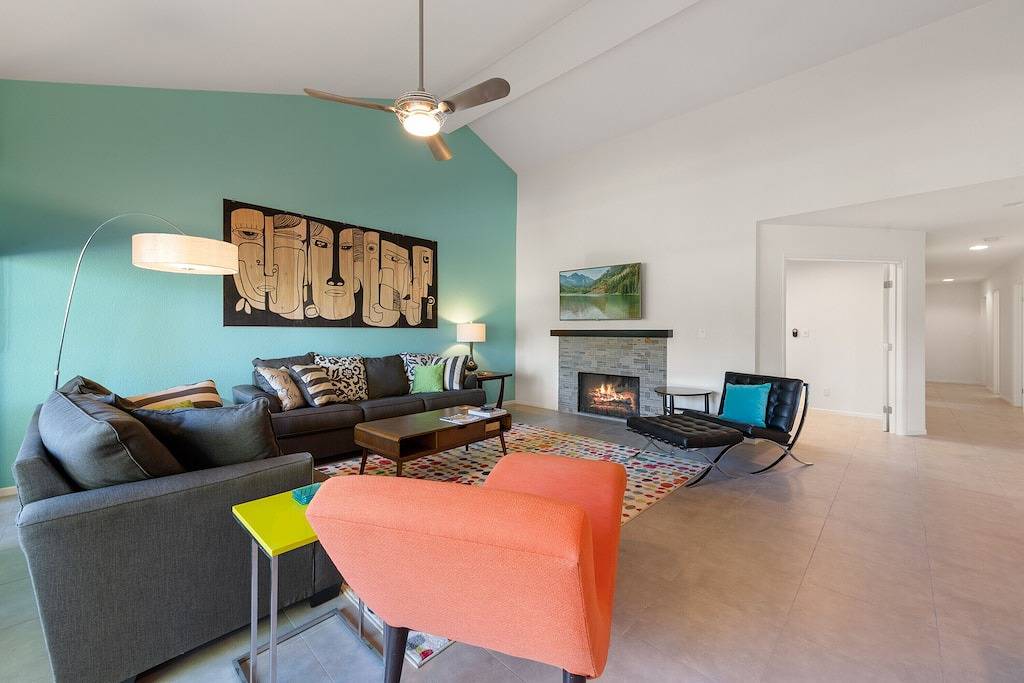 ★Luxury 2 Bdrm + 2 Bdrm - within Monterey Country Club - Pool/Hot-tub Patio Bbq★ in Palm Desert, Coachella Valley