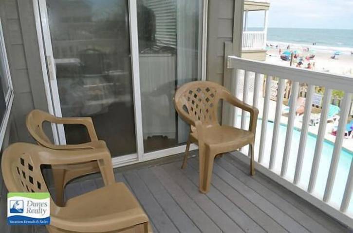 Vacation rental for 8 people, with pool and balcony in Garden City (SC)