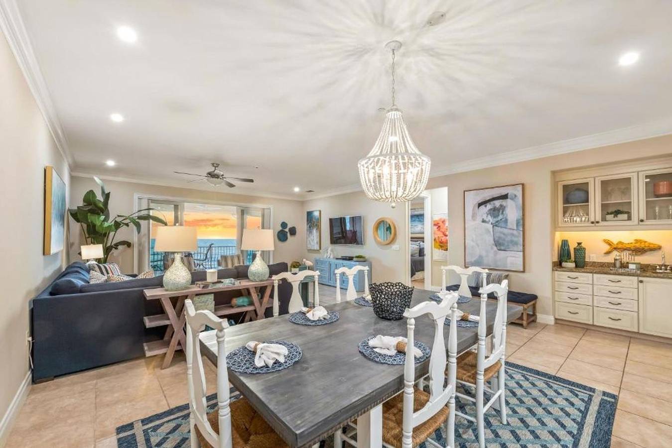 Apartamento entero, Oceanview 3B Condo w Beach Access Heated Pool in Holmes Beach, Anna Maria Island