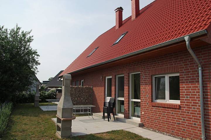 Ferienhaus für 10 Personen, mit Balkon und Sauna sowie Garten in Wismarer Bucht