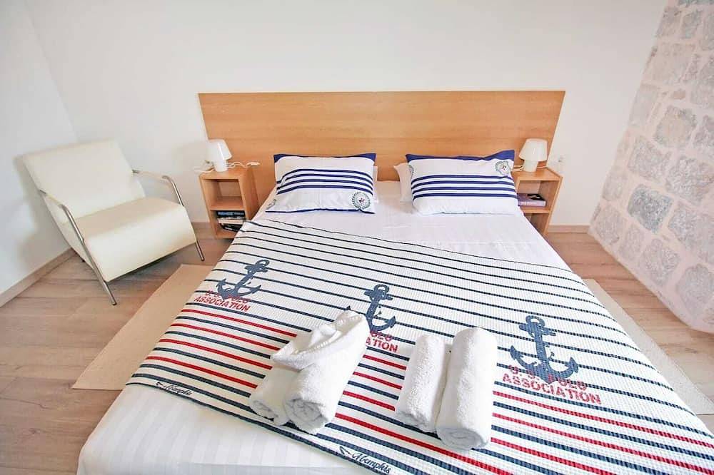 Ganze Wohnung, Apartment am Meer in einem denkmalgeschützten Steinhaus, komplett renoviert in Cavtat, Dubrovnik-Neretva