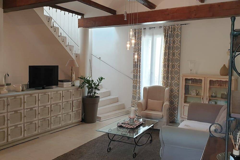 Maison de charme avec Jacuzzi et Terrasse sur les toîts in Uzès, Région de Nîmes