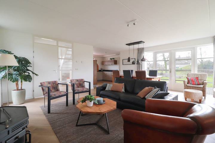 Villa für 6 Personen, mit Balkon/Terrasse und Terrasse in Makkum - 2