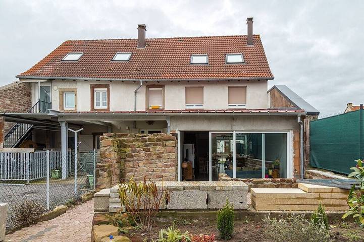 Location de vacances pour 10 personnes, avec jardin à Saint-Louis (Moselle)