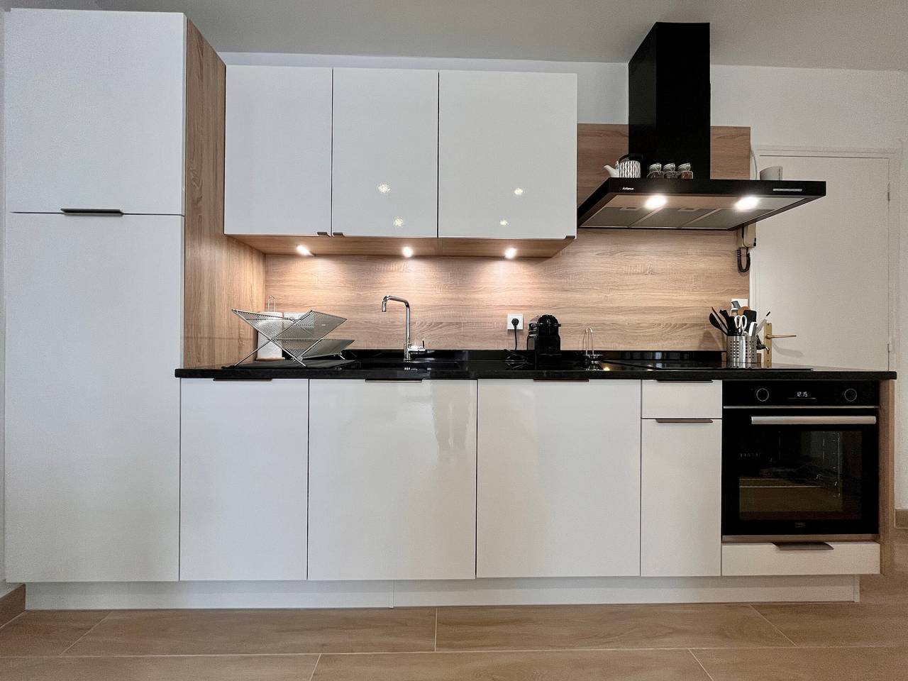 Apartamento entero, En el corazón de Saint-Jean-de-Luz: acogedor apartamento con Wifi y playa cercana in San Juan de Luz, Region de Bayona