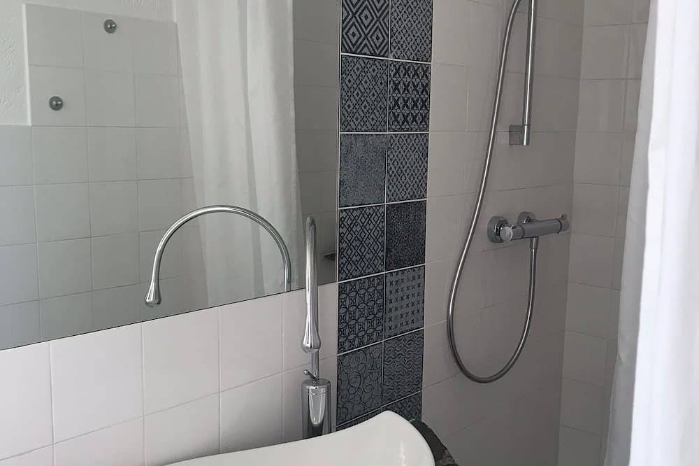 Villa 'Marcello'; 400 Jahre alte Ölmühle, freier Blick auf´s Meer in Vasia, Riviera di Ponente