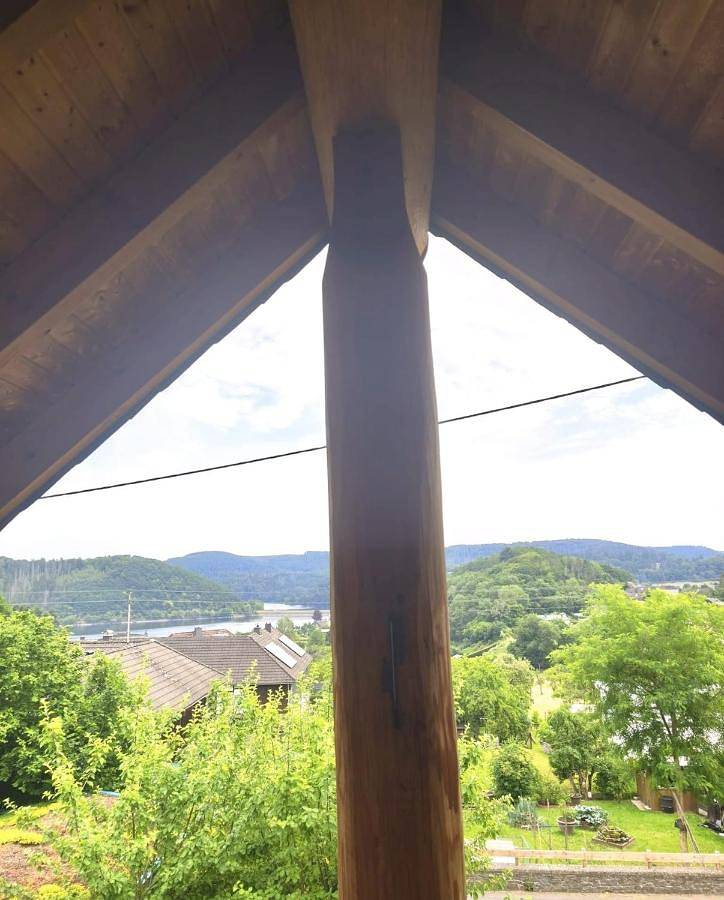 Ganze Wohnung, Rursee Chalet mit Wellnessbereich, Balkon, Seeblick und Garten für 8 Personen, 2 Hunde in Simmerath, Rureifel (Nordrhein-westfalen)