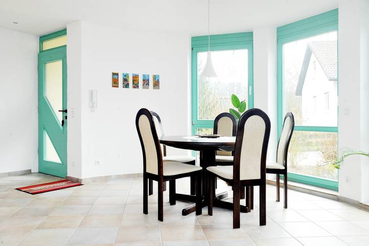 Appartement entier, Appartement « Sunshine – Idylle souabe » avec terrasse privée, jardin et Wi-Fi in Aichtal, Arrondissement d'Esslingen