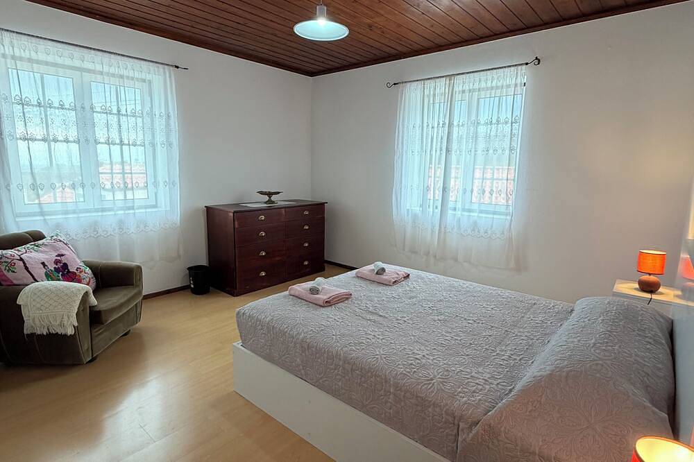 Ganze Wohnung, Casa do Horizonte - Family-Friendly Apartment with Ocean & Mountain Views in Biscoitos, Terceira (Azoren)