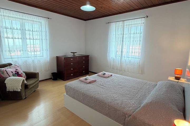 Ganze Wohnung, Casa do Horizonte - Family-Friendly Apartment with Ocean & Mountain Views in Biscoitos, Terceira (Azoren)