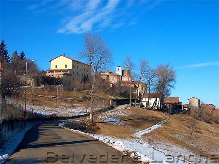 Agriturismo per 10 persone, con panorama e balcone/terrazza, con animali domestici in Langhe
