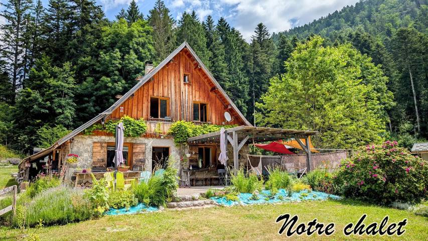 Gîte pour 5 personnes, avec jardin dans l' Isère