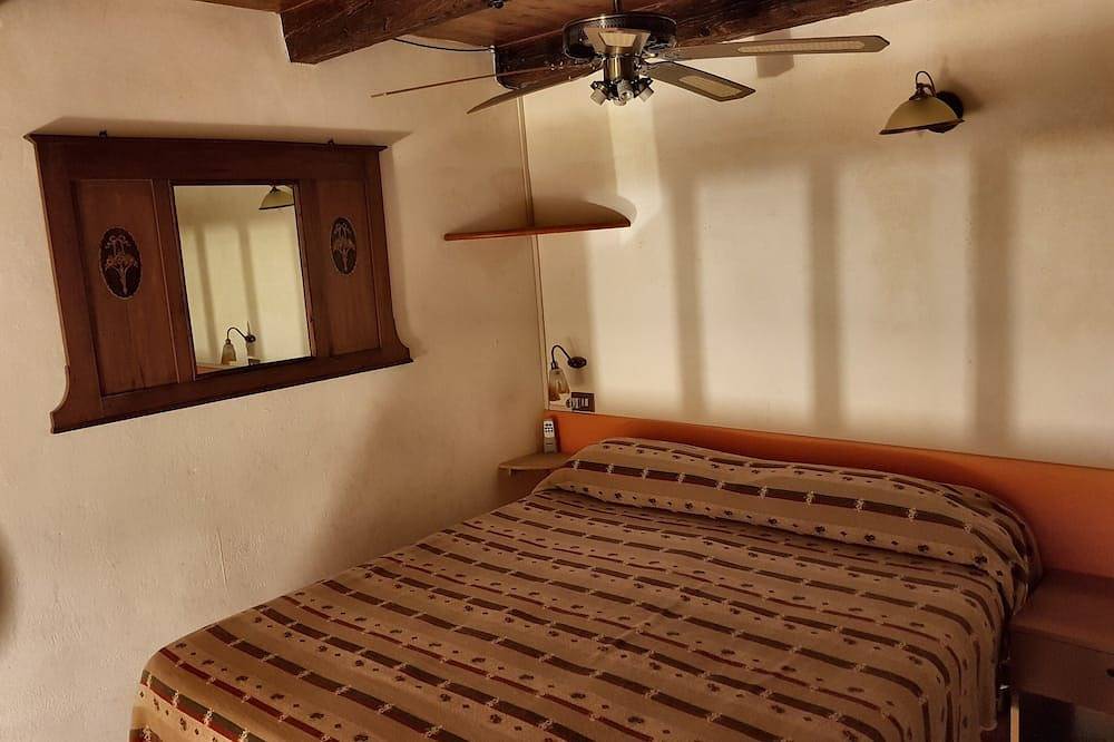 Ganze Wohnung, Maruska, wifi, im Zentrum, 5 min. zu Fuß zum Strand in Tropea, Vibo Valentia Provinz