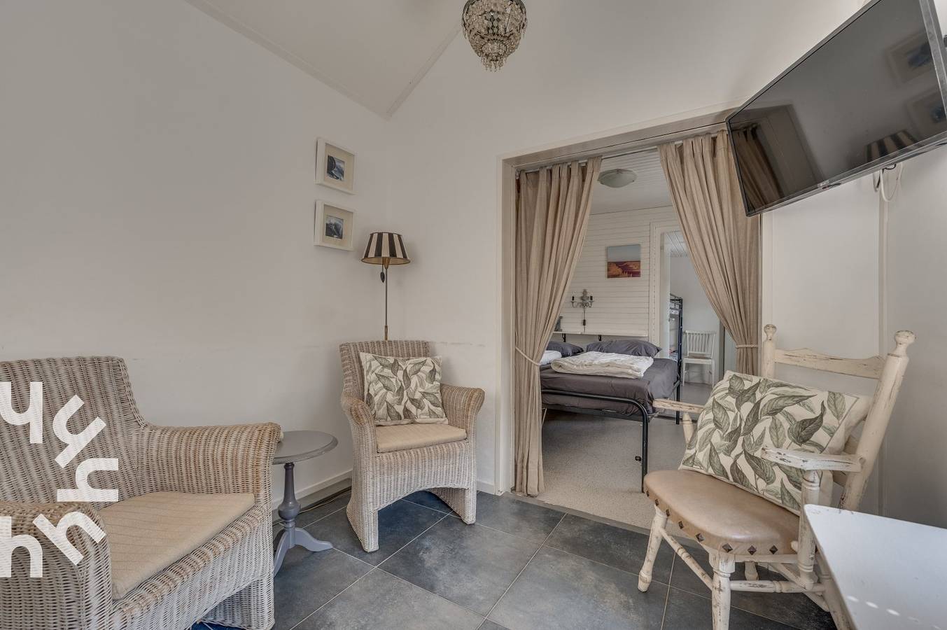 Beautiful renovated 4-person holiday home in Zoutelande, only 10 meter from the beach in Zoutelande, Walcheren