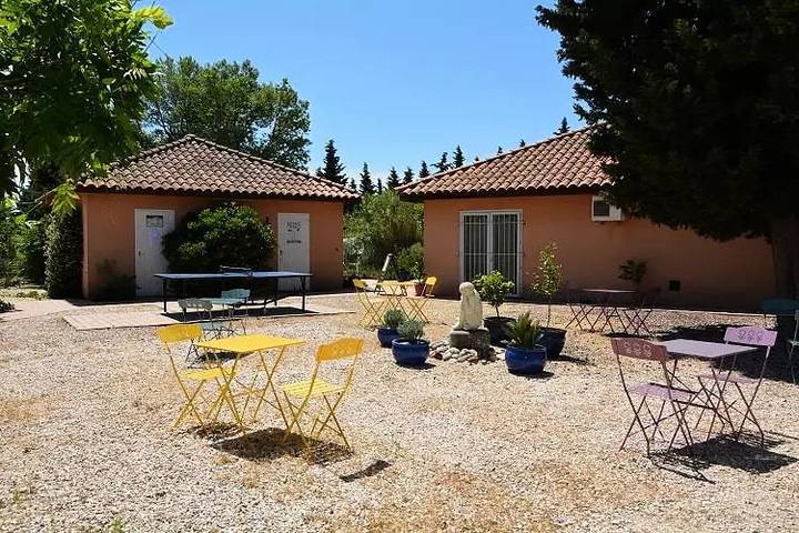 Gîte pour 2 personnes, avec piscine et terrasse à Graveson - 4