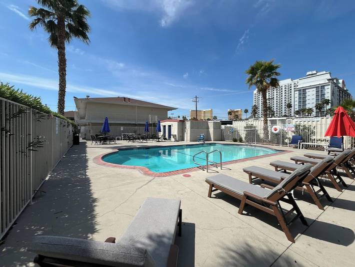 Apartamento entero, 1 cama doble | Acceso para personas con movilidad reducida Ri Shwr, Nsmk in Paradise, Nevada (Estados Unidos)