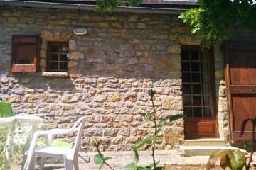 Gîte pour 3 personnes, avec jardin, animaux acceptés à Quézac