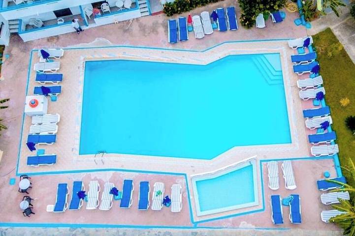 Apartment for 4 people, with garden and pool as well as terrace in Kos Town