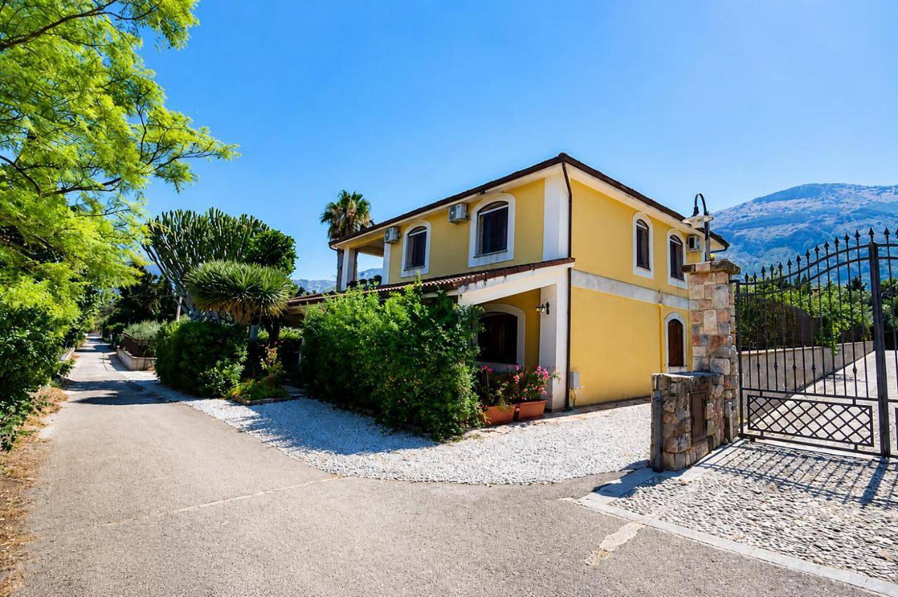 Appartamento intero, Amunì da Vita e Pietro in Villagrazia di Carini, Carini