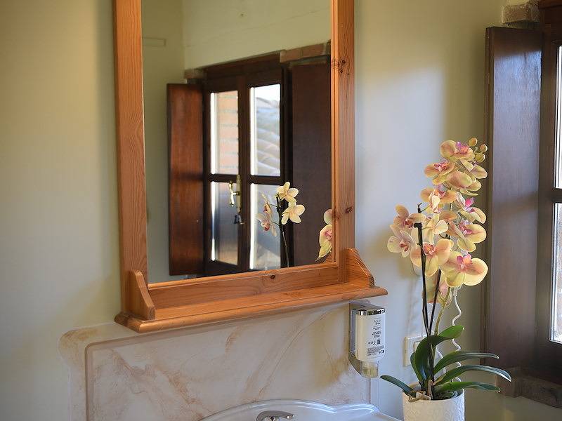 Tritt — Ferienwohnung für 2 Personen, umgeben von zahlreichen Weinreben in Monticelli Brusati in Monticelli Brusati, Gardasee-Berge