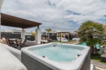 Villa for 4 People in Yaiza, Lanzarote, Photo 3