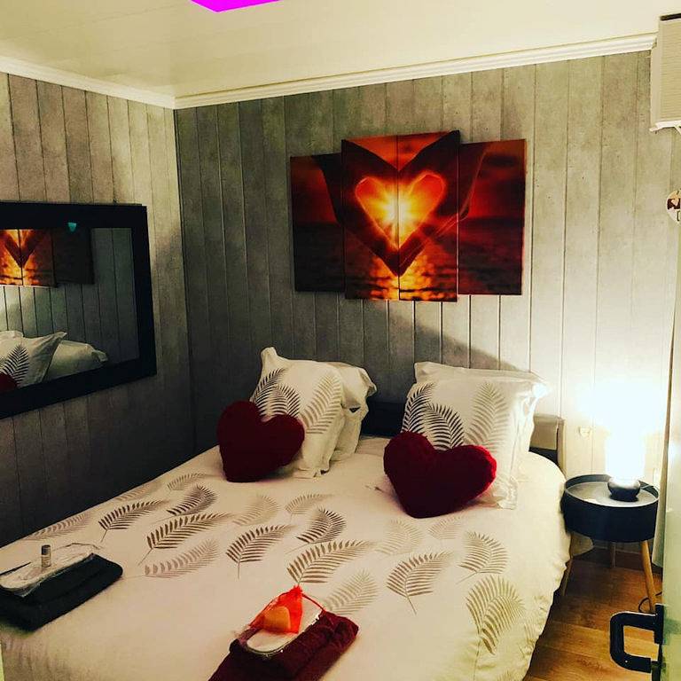 Chambre d'hôte insolite avec Spa privé - L'étincelle in Saint-Christol-lès-Alès, Parc national des Cévennes