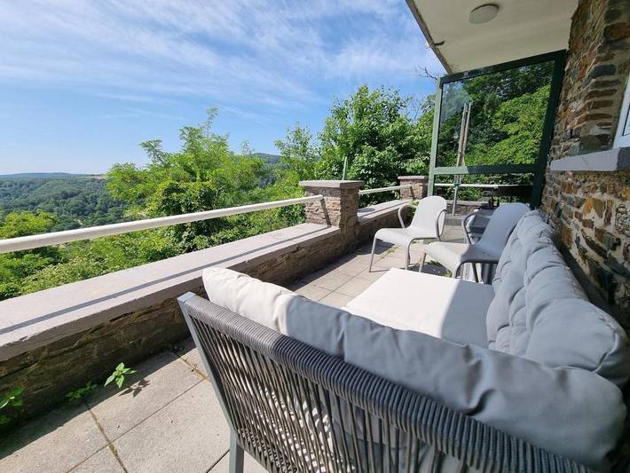 Ferienwohnung für 2 Personen, mit Terrasse und Garten sowie Ausblick in Manderscheid