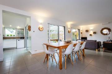 Gîte pour 8 personnes, avec jardin et terrasse, animaux acceptés dans Kerhostin