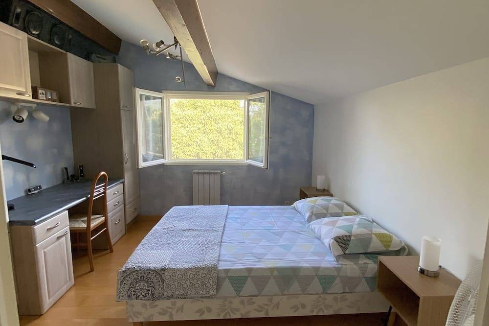 La Bastide des Coutilles in Cabrières-d'Avignon, Parc naturel régional du Luberon