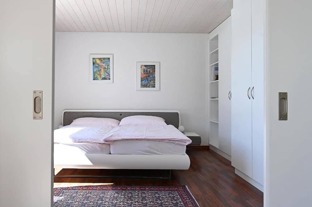 Entire apartment, House Stirnemann/ Apartment H-3 in Weggis, Lake Lucerne