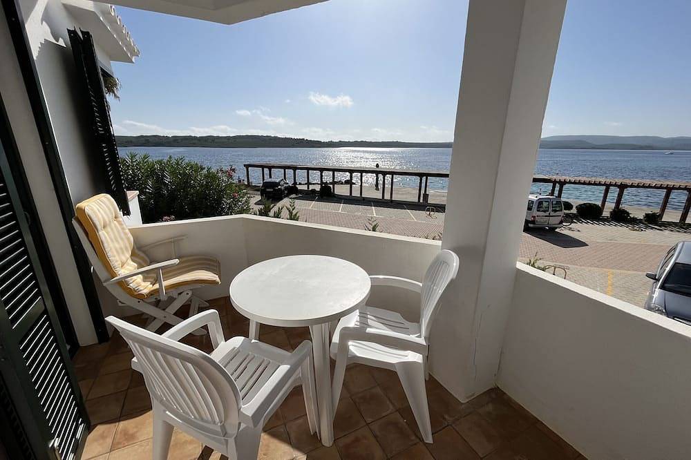 Entire apartment, Very front line stunning sea views near the beach in Fornells, Es Mercadal