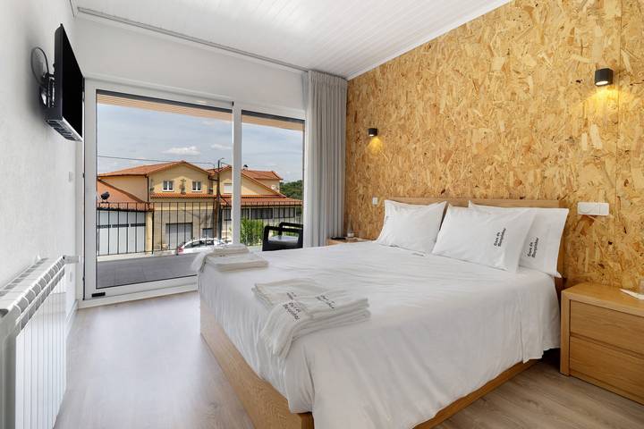 Ganze Wohnung, Ferienzimmer "Quarto Duplo Terreio" mit Bergblick, Wlan und Klimaanlage in Valpaços, Vila Real Distrikt
