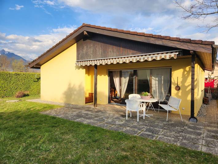 Vacation house for 4 people, with yard, with pets in Lake Geneva