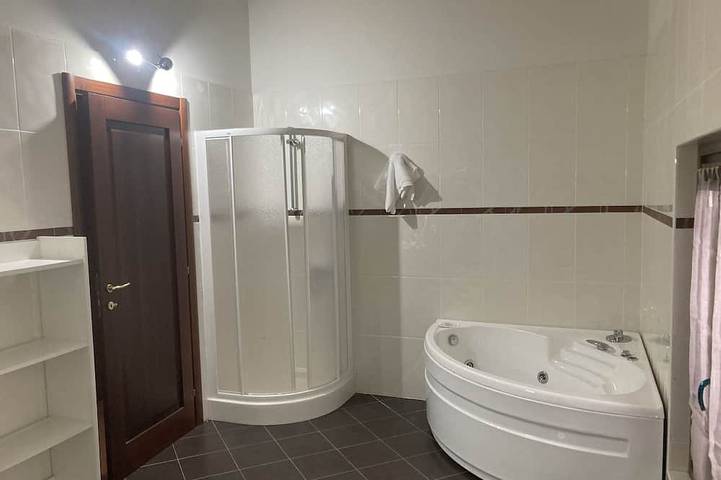 Appartamento intero, Appartamento con vasca idromassaggio e piscina dentro a un azienda biologica in Borgo Tossignano, Alta Via dei Parchi